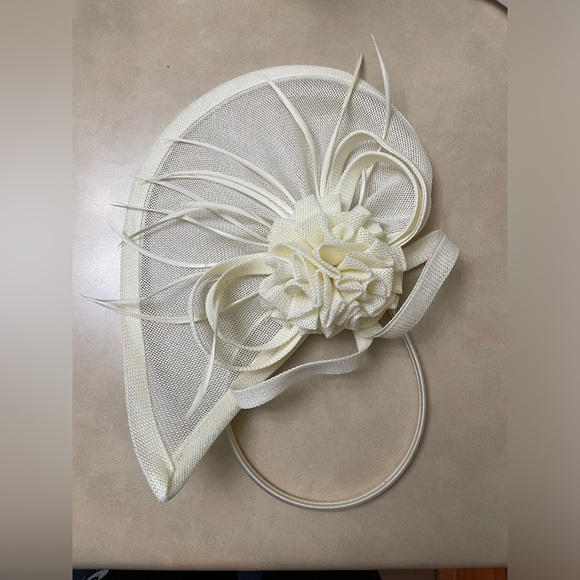 Tea party fascinator hat - Picture 5 of 5